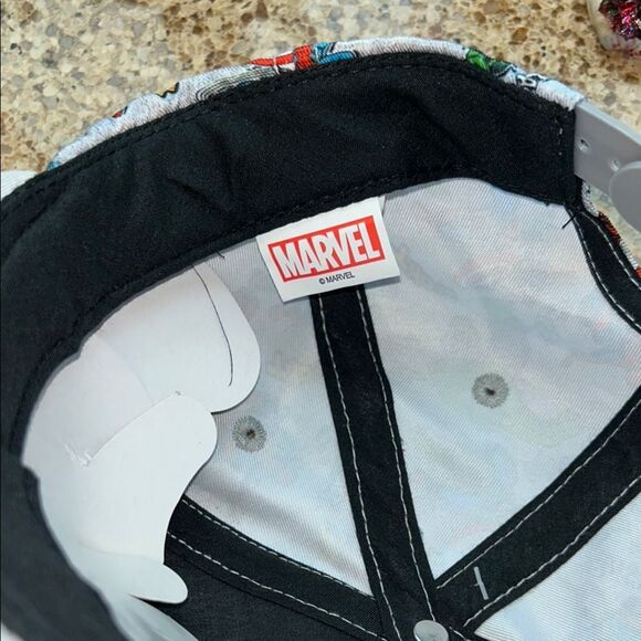 NWT Kid’s Marvel Heroes 🦸♂️ 🦸 Graphic Cap 🧢 - Picture 10 of 17
